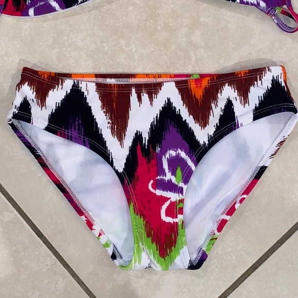 Adorable 2 Piece Bikini Set - Picture 2 of 2